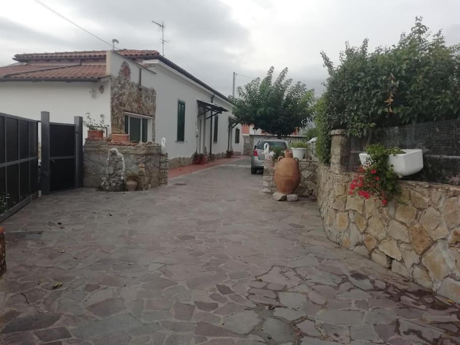 Villetta A Schiera Nei Pressi Del Mare Livorno Esterno foto